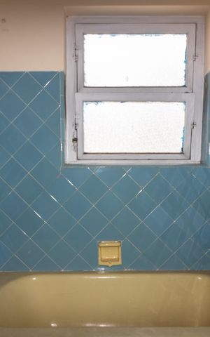 Casa à venda com 130m², 3 quartos e 2 vagas Casa à venda com 130m², 3 quartos e 2 vagasBanheiro