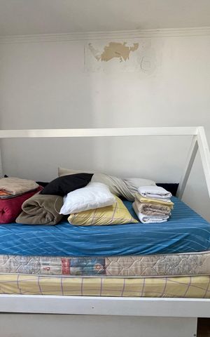 Casa à venda com 250m², 3 quartos e 2 vagas Casa à venda com 250m², 3 quartos e 2 vagasQuarto 2