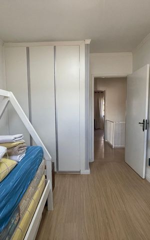 Casa à venda com 250m², 3 quartos e 2 vagas Casa à venda com 250m², 3 quartos e 2 vagasQuarto 2