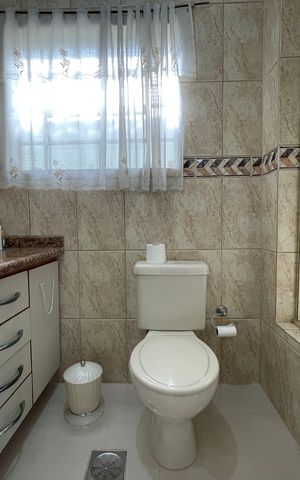 Casa à venda com 250m², 3 quartos e 2 vagas Casa à venda com 250m², 3 quartos e 2 vagasBanheiro do Quarto 3