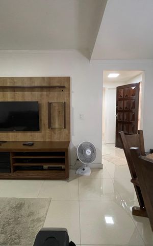 Casa à venda com 250m², 3 quartos e 2 vagas Casa à venda com 250m², 3 quartos e 2 vagasSala