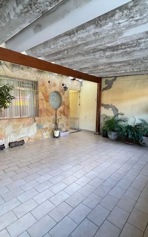Casa à venda com 250m², 3 quartos e 2 vagas Casa à venda com 250m², 3 quartos e 2 vagasGaragem