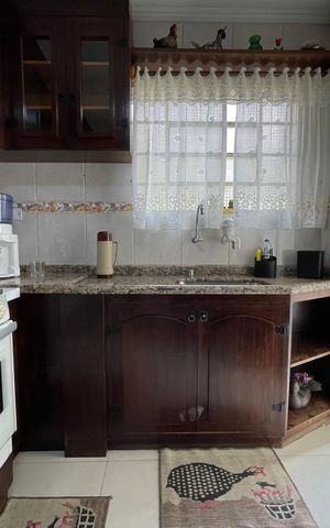Casa à venda com 250m², 3 quartos e 2 vagas Casa à venda com 250m², 3 quartos e 2 vagasCozinha