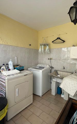 Casa à venda com 250m², 3 quartos e 2 vagas Casa à venda com 250m², 3 quartos e 2 vagasQuintal