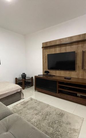 Casa à venda com 250m², 3 quartos e 2 vagas Casa à venda com 250m², 3 quartos e 2 vagasSala