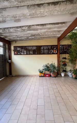 Casa à venda com 250m², 3 quartos e 2 vagas Casa à venda com 250m², 3 quartos e 2 vagasGaragem