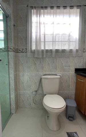 Casa à venda com 250m², 3 quartos e 2 vagas Casa à venda com 250m², 3 quartos e 2 vagasBanheiro Social