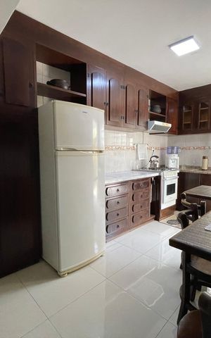 Casa à venda com 250m², 3 quartos e 2 vagas Casa à venda com 250m², 3 quartos e 2 vagasCozinha