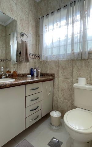 Casa à venda com 250m², 3 quartos e 2 vagas Casa à venda com 250m², 3 quartos e 2 vagasBanheiro do Quarto 3