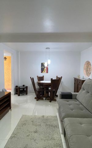 Casa à venda com 250m², 3 quartos e 2 vagas Casa à venda com 250m², 3 quartos e 2 vagasSala