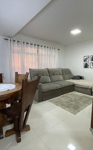 Casa à venda com 250m², 3 quartos e 2 vagas Casa à venda com 250m², 3 quartos e 2 vagasSala