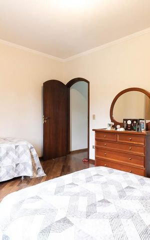 Casa à venda com 309m², 3 quartos e 4 vagas Casa à venda com 309m², 3 quartos e 4 vagasQuarto 2