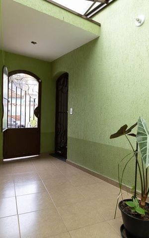 Casa à venda com 309m², 3 quartos e 4 vagas Casa à venda com 309m², 3 quartos e 4 vagasEntrada