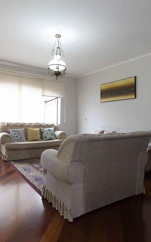 Casa à venda com 309m², 3 quartos e 4 vagas Casa à venda com 309m², 3 quartos e 4 vagasSala