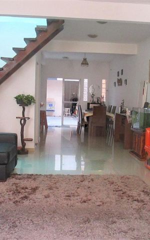 Casa de condomínio à venda com 200m², 5 quartos e 2 vagas