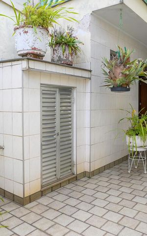 Casa à venda com 185m², 3 quartos e 2 vagas Casa à venda com 185m², 3 quartos e 2 vagasQuintal