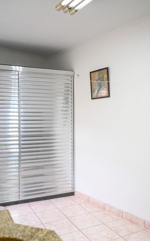 Casa à venda com 185m², 3 quartos e 2 vagas Casa à venda com 185m², 3 quartos e 2 vagasEdícula