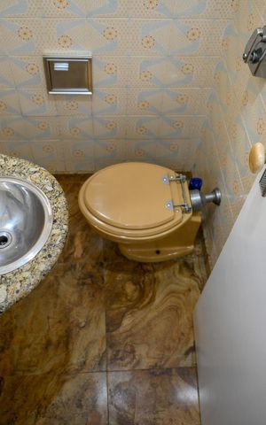 Casa à venda com 185m², 3 quartos e 2 vagas Casa à venda com 185m², 3 quartos e 2 vagasLavabo