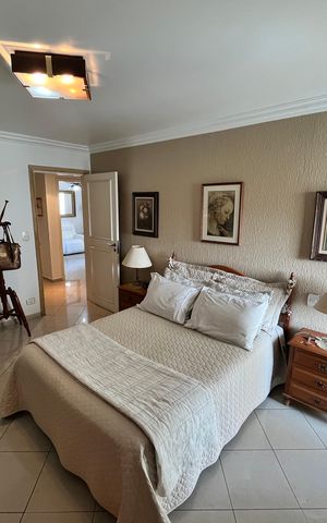 Apartamento à venda com 174m², 4 quartos e 4 vagas Apartamento à venda com 174m², 4 quartos e 4 vagasSuíte