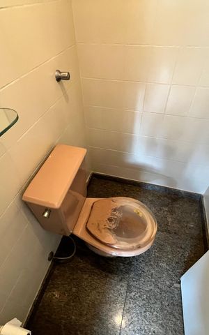 Apartamento à venda com 174m², 4 quartos e 4 vagas Apartamento à venda com 174m², 4 quartos e 4 vagasBanheiro de serviço