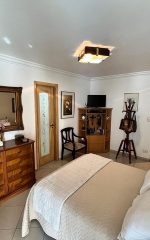 Apartamento à venda com 174m², 4 quartos e 4 vagas Apartamento à venda com 174m², 4 quartos e 4 vagasSuíte