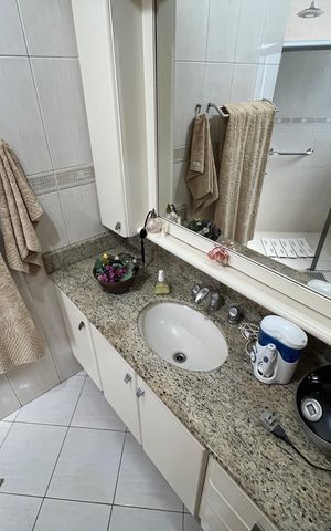 Apartamento à venda com 174m², 4 quartos e 4 vagas Apartamento à venda com 174m², 4 quartos e 4 vagasBanheiro da Suíte