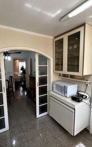 Apartamento à venda com 174m², 4 quartos e 4 vagas Apartamento à venda com 174m², 4 quartos e 4 vagasCozinha