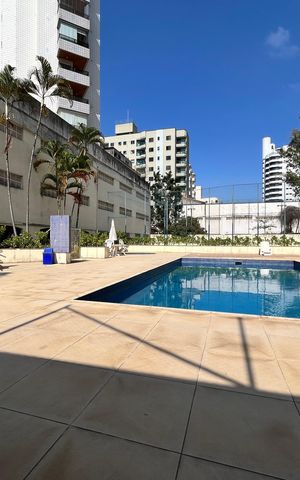Apartamento à venda com 174m², 4 quartos e 4 vagas Apartamento à venda com 174m², 4 quartos e 4 vagasÁrea comum - Piscina