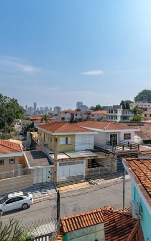 Casa à venda com 650m², 3 quartos e 2 vagas Casa à venda com 650m², 3 quartos e 2 vagasVista da Varanda da suíte 2