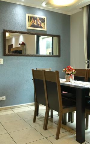 Casa à venda com 130m², 3 quartos e 2 vagasSala
