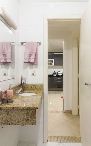 Casa à venda com 150m², 6 quartos e 4 vagas Casa à venda com 150m², 6 quartos e 4 vagasCasa 1 - Banheiro social