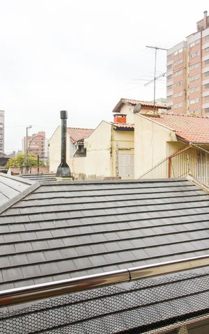 Casa à venda com 150m², 6 quartos e 4 vagas Casa à venda com 150m², 6 quartos e 4 vagasCasa 2 - Vista da Suíte 2