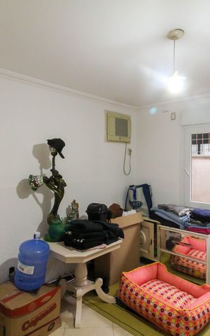 Casa à venda com 150m², 6 quartos e 4 vagas Casa à venda com 150m², 6 quartos e 4 vagasCasa 1 - Quarto 1