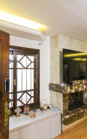 Casa à venda com 150m², 6 quartos e 4 vagas Casa à venda com 150m², 6 quartos e 4 vagasCasa 1 - Sala
