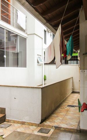 Casa à venda com 150m², 6 quartos e 4 vagas Casa à venda com 150m², 6 quartos e 4 vagasCasa 1 - Área de Serviço
