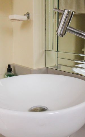 Casa à venda com 150m², 6 quartos e 4 vagas Casa à venda com 150m², 6 quartos e 4 vagasCasa 2 - Lavabo da Sala