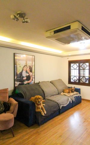 Casa à venda com 150m², 6 quartos e 4 vagas Casa à venda com 150m², 6 quartos e 4 vagasCasa 1 - Sala