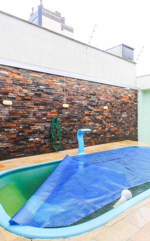Casa à venda com 150m², 6 quartos e 4 vagas Casa à venda com 150m², 6 quartos e 4 vagasÁrea externa