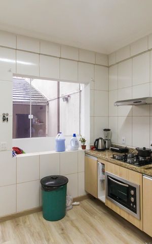 Casa à venda com 150m², 6 quartos e 4 vagas Casa à venda com 150m², 6 quartos e 4 vagasCasa 2 - Cozinha