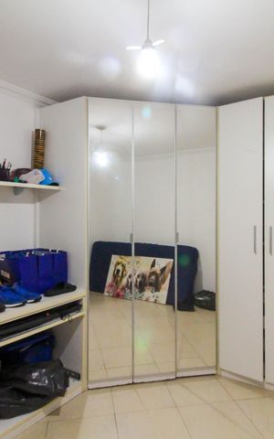 Casa à venda com 150m², 6 quartos e 4 vagas Casa à venda com 150m², 6 quartos e 4 vagasCasa 1 - Quarto 2