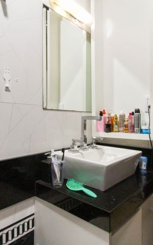 Casa à venda com 150m², 6 quartos e 4 vagas Casa à venda com 150m², 6 quartos e 4 vagasCasa 1 - Banheiro da Suíte 3