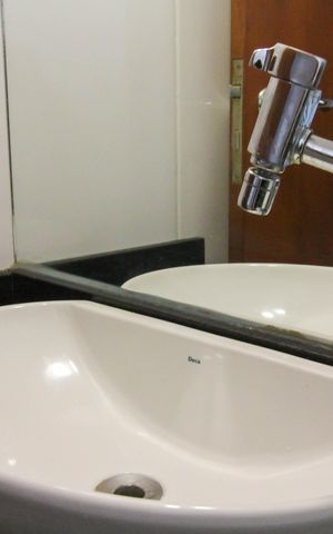 Casa à venda com 150m², 6 quartos e 4 vagas Casa à venda com 150m², 6 quartos e 4 vagasCasa 2 - Banheiro Social