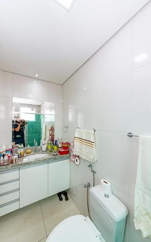 Apartamento à venda com 133m², 2 quartos e 2 vagas Apartamento à venda com 133m², 2 quartos e 2 vagasBanheiro da Suíte