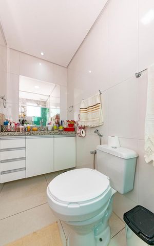 Apartamento à venda com 133m², 2 quartos e 2 vagas Apartamento à venda com 133m², 2 quartos e 2 vagasBanheiro da Suíte