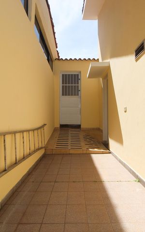 Casa à venda com 181m², 2 quartos e 2 vagasQuintal