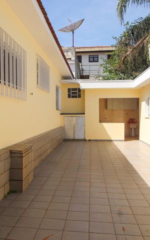 Casa à venda com 181m², 2 quartos e 2 vagasQuintal