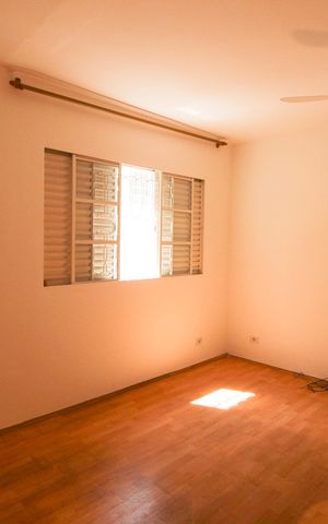 Casa à venda com 181m², 2 quartos e 2 vagasEdícula - Quarto