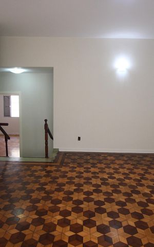 Casa à venda com 181m², 2 quartos e 2 vagasSala