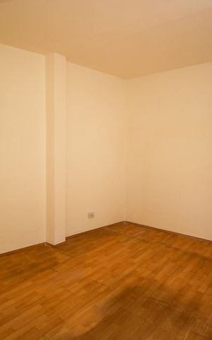 Casa à venda com 181m², 2 quartos e 2 vagasEdícula - sala