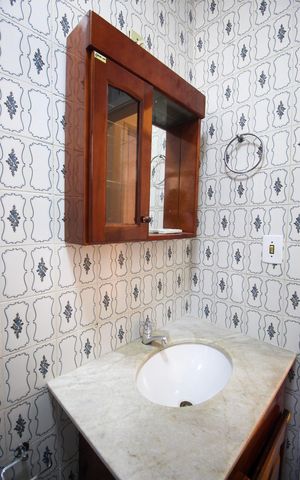 Casa à venda com 181m², 2 quartos e 2 vagasEdícula - Banheiro